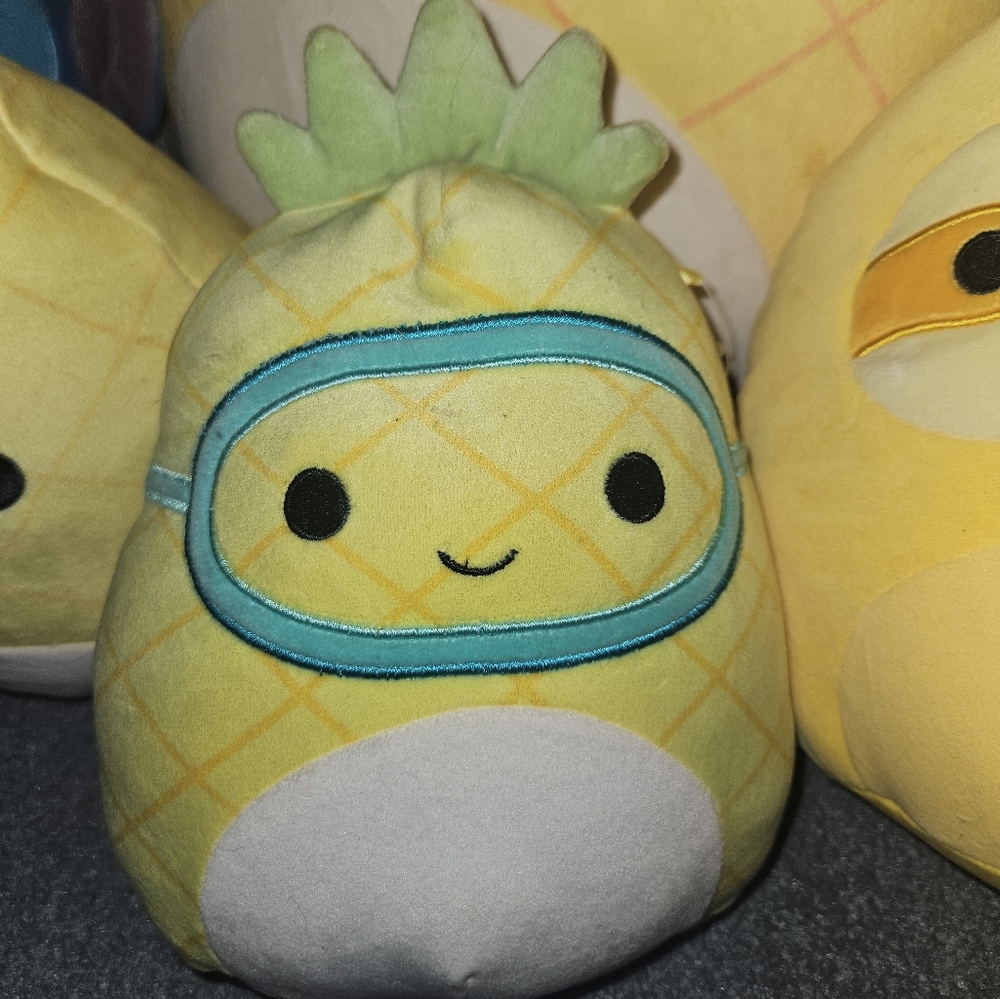 NWT Maui the Pineapple 🍍 wearing Scuba Mask Goggles 7" Squishmallow